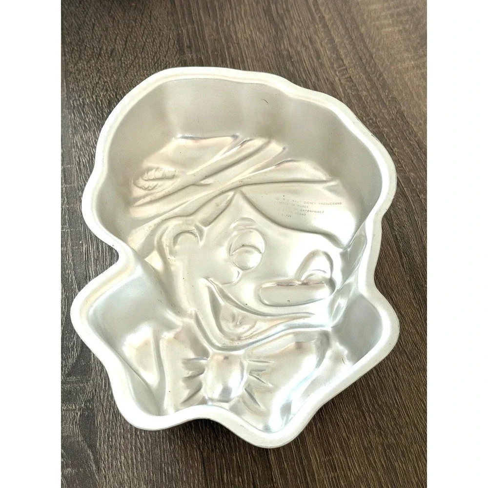 Vintage 1976 Wilton Disney Pinocchio Cake Pan Aluminum Baking Mold 515-701